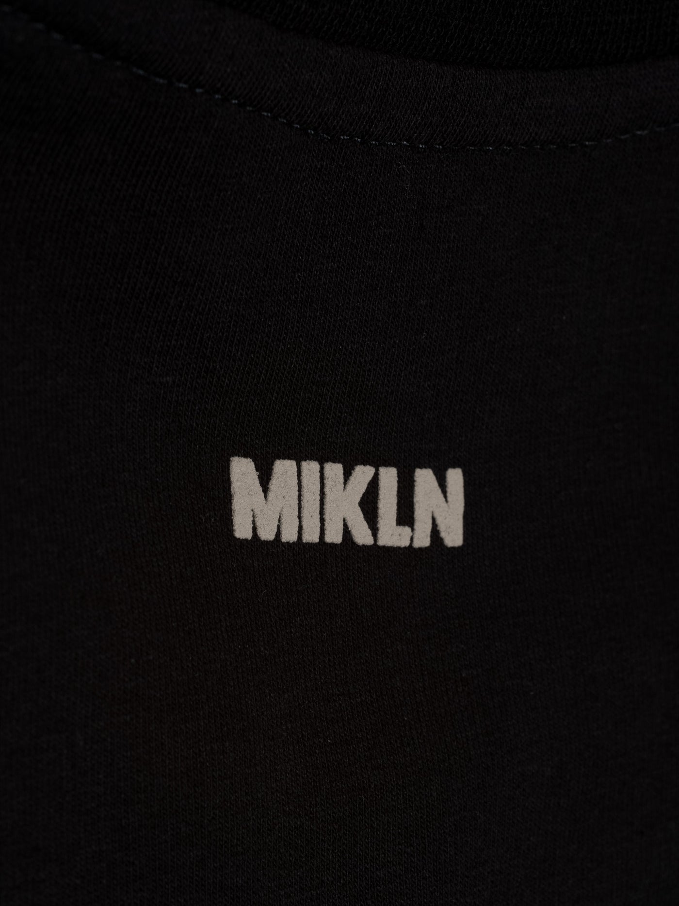 MIKLN Original T-shirt in zwart, premium stof, handgemaakt in Nederland