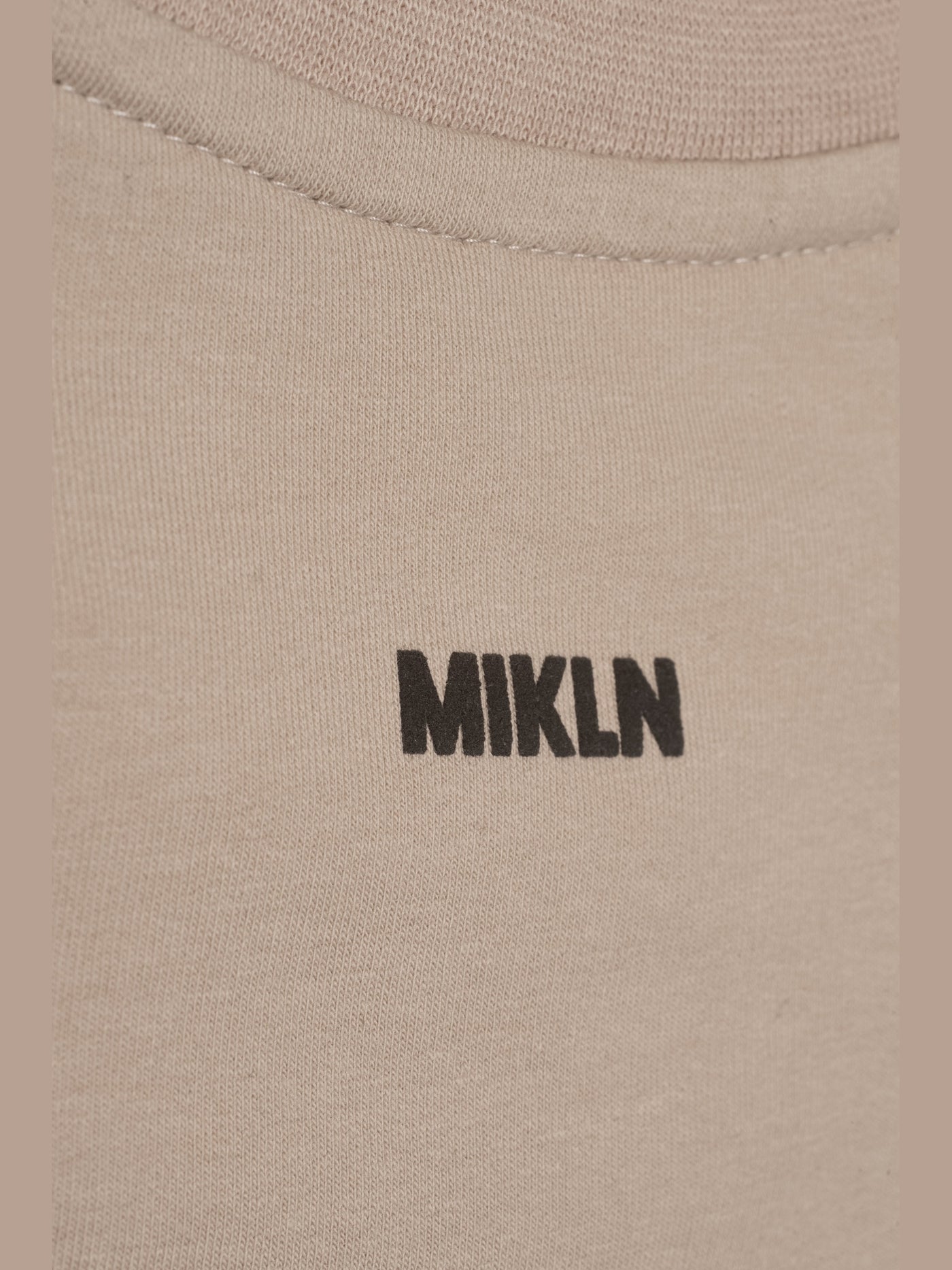 MIKLN Original T-shirt in beige, premium stof, handgemaakt in Nederland