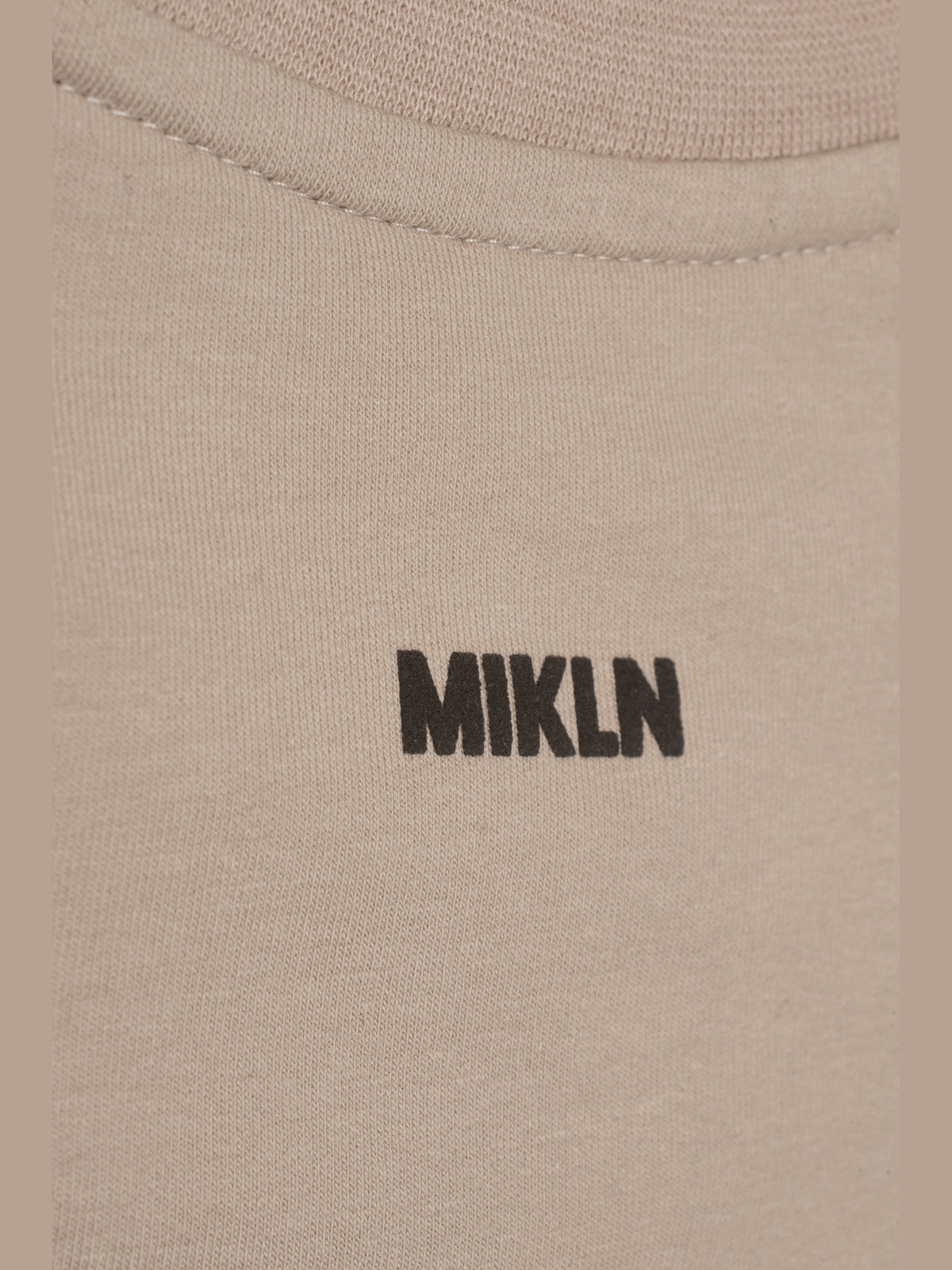 MIKLN Original T-shirt in beige, premium stof, handgemaakt in Nederland
