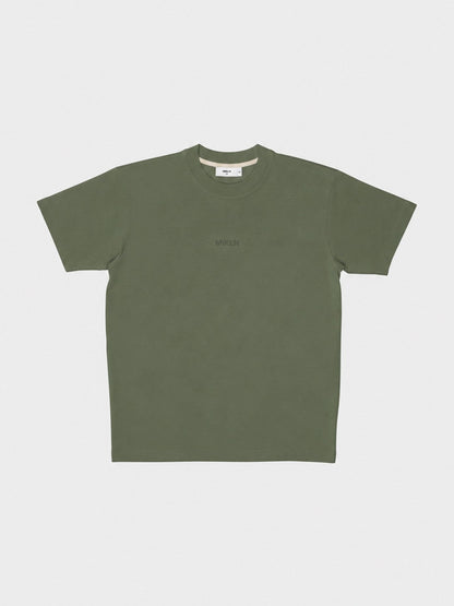 MIKLN Original T-shirt in groen met ton-sur-ton logo, relaxed fit, handgemaakt in Nederland