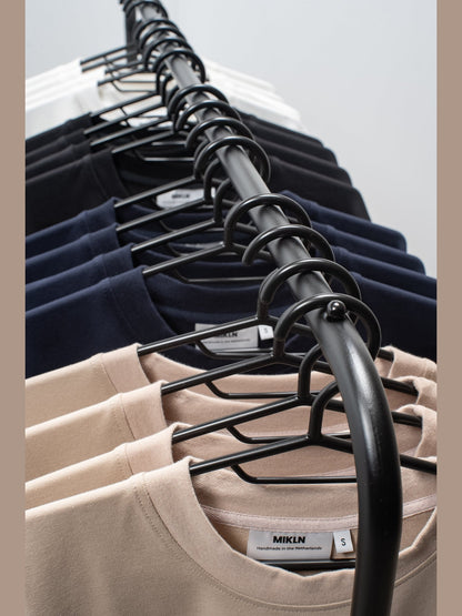 MIKLN Original T-shirt in blauw, handgemaakt in Nederland