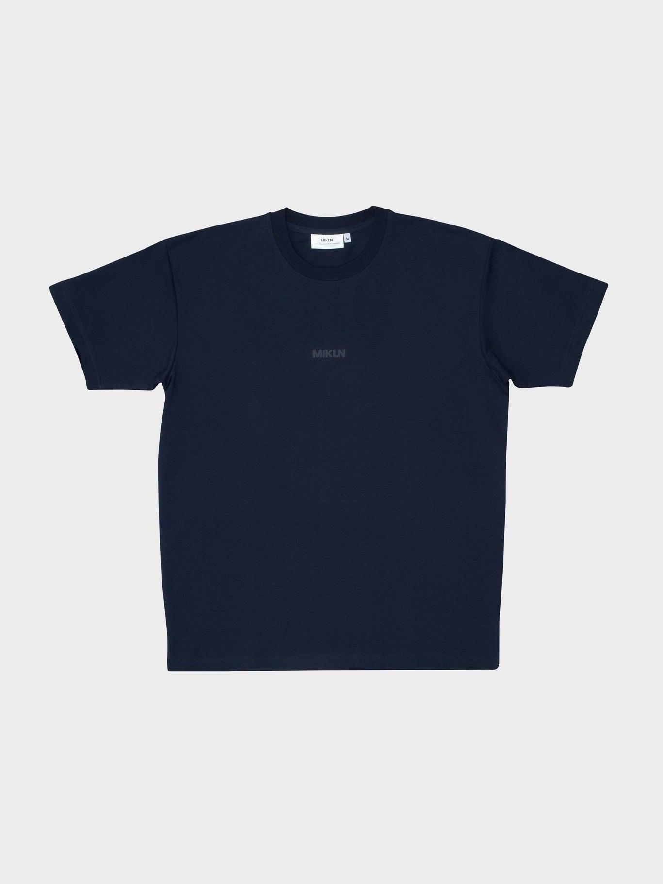 MIKLN T 02 navy T-shirt vooraanzicht met ton-sur-ton logo