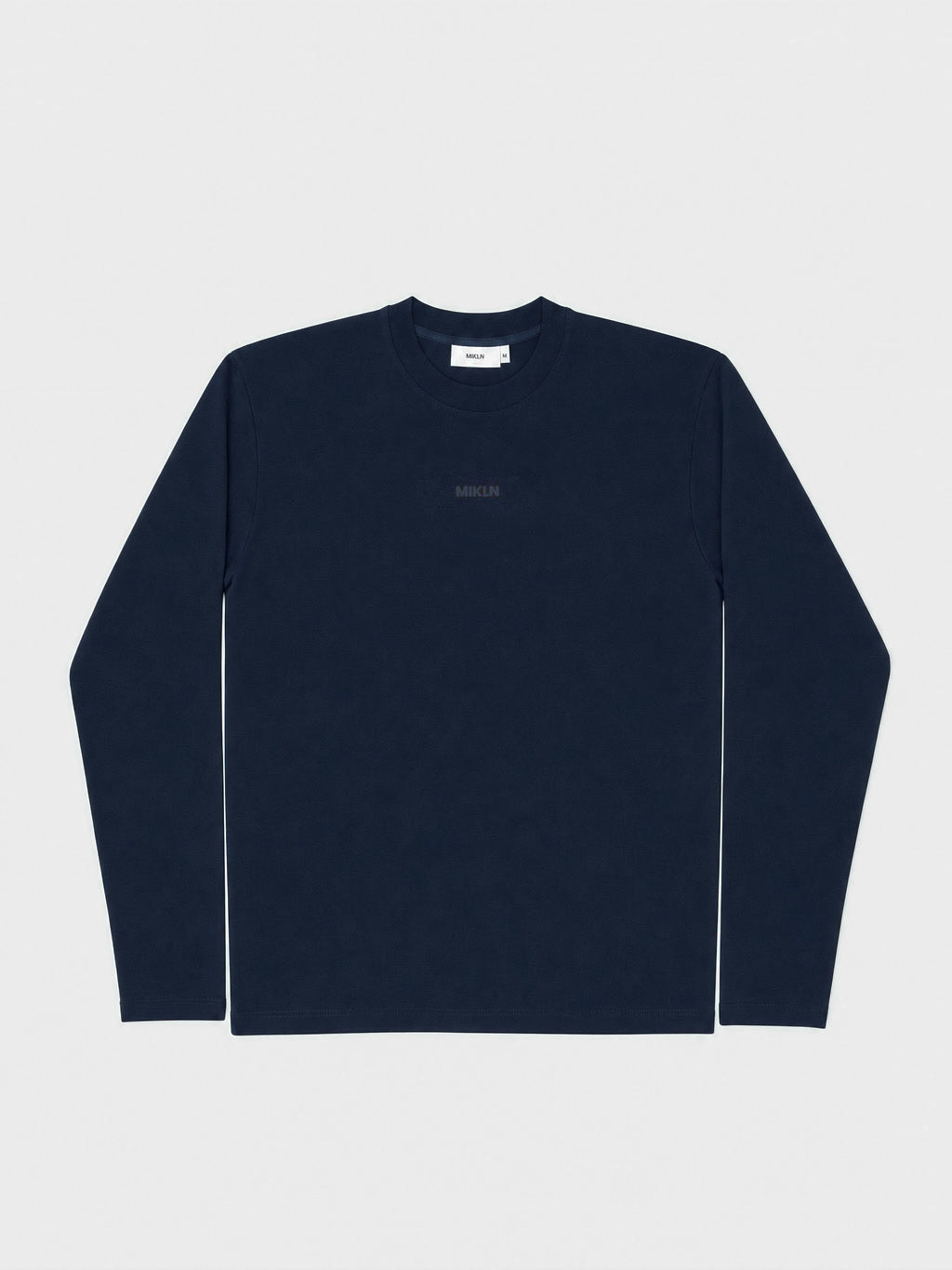 MIKLN T 03 navy long sleeve vooraanzicht met ton-sur-ton logo