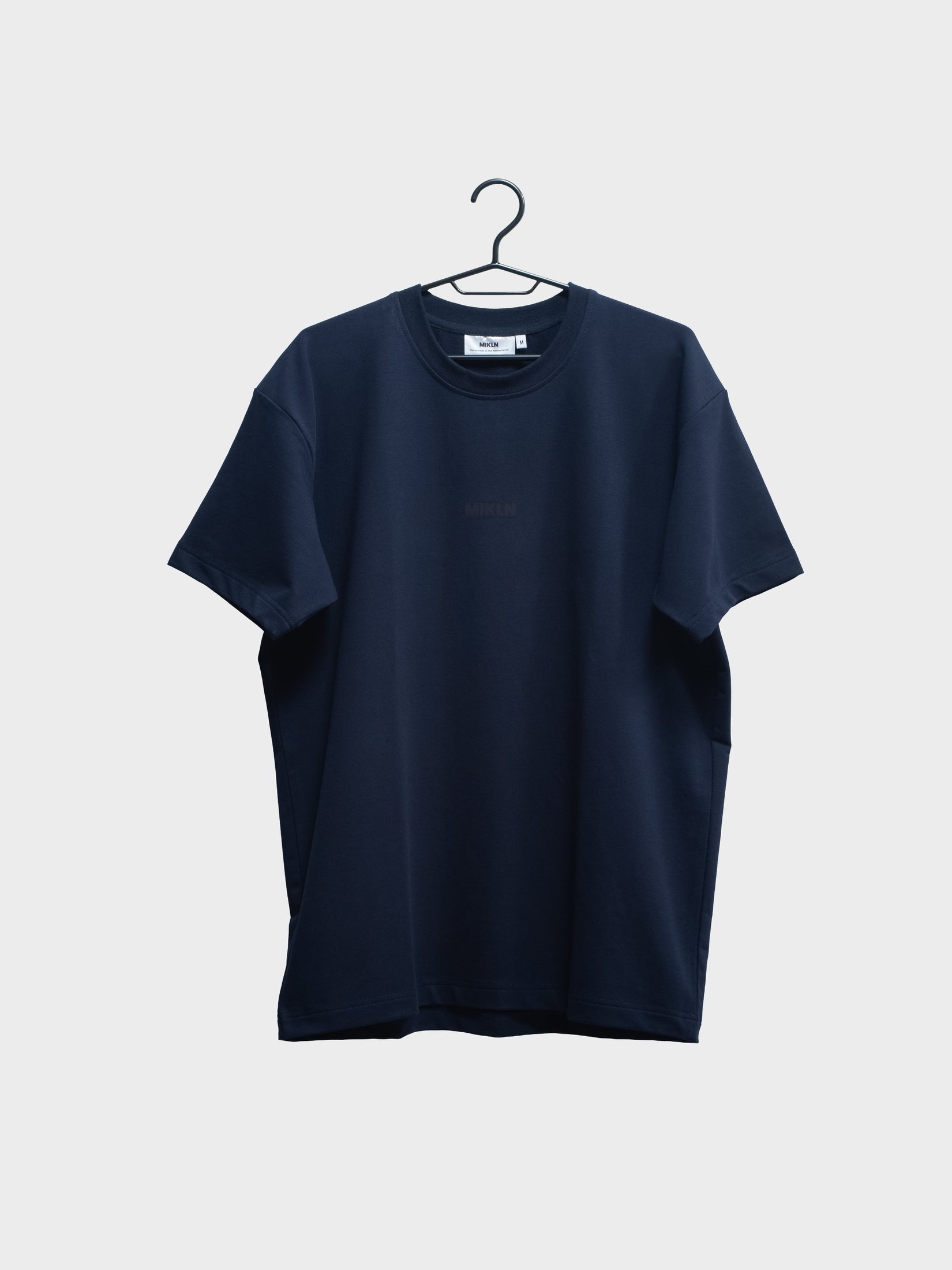 MIKLN Original T-shirt in blauw, premium stof, handgemaakt in Nederland