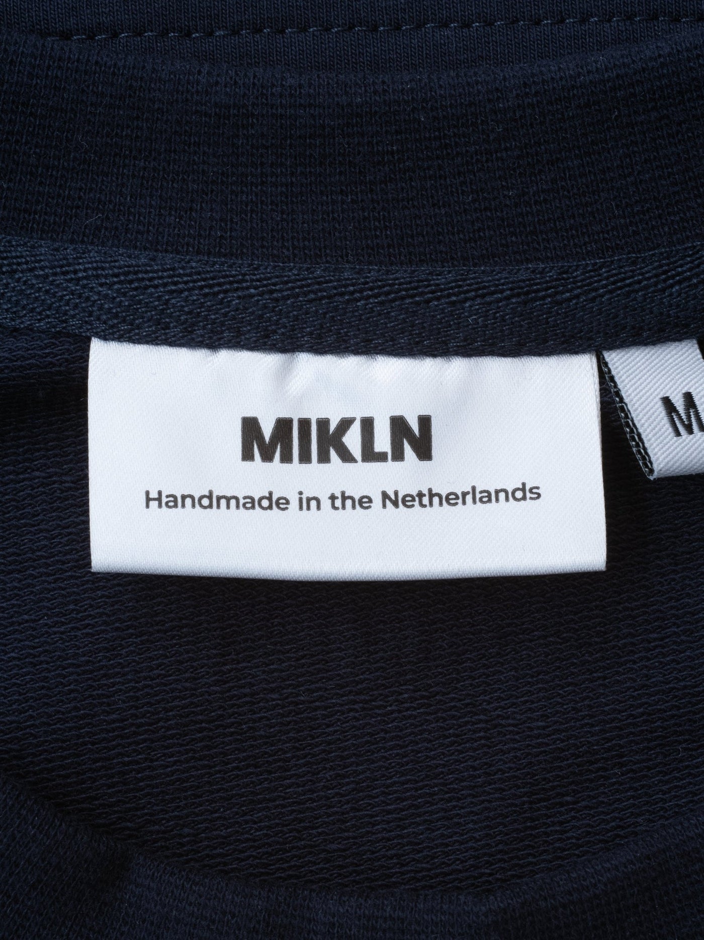 MIKLN Original T-shirt in blauw, premium stof, handgemaakt in Nederland