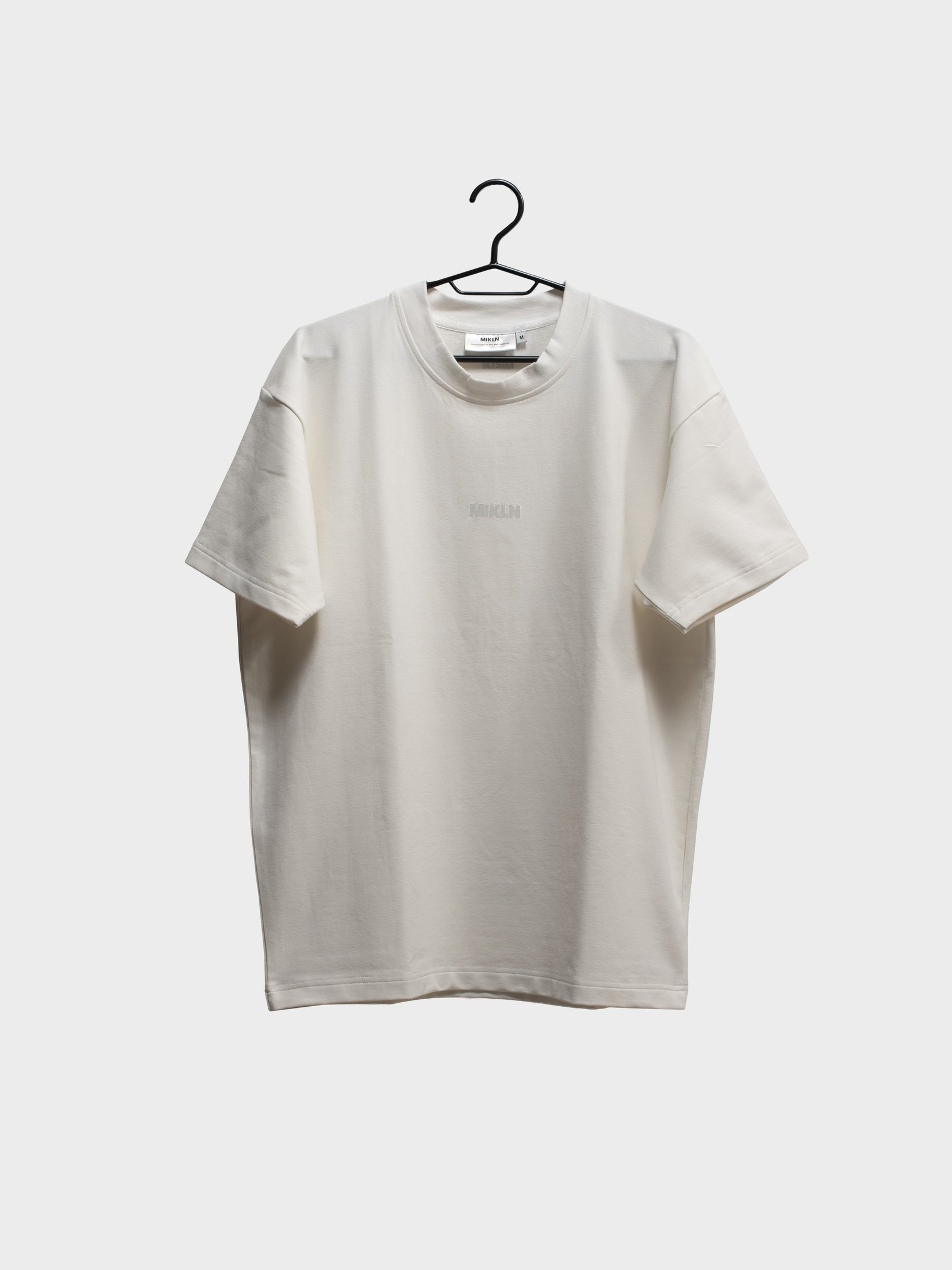 MIKLN Original T-shirt in off-white, premium stof, handgemaakt in Nederland