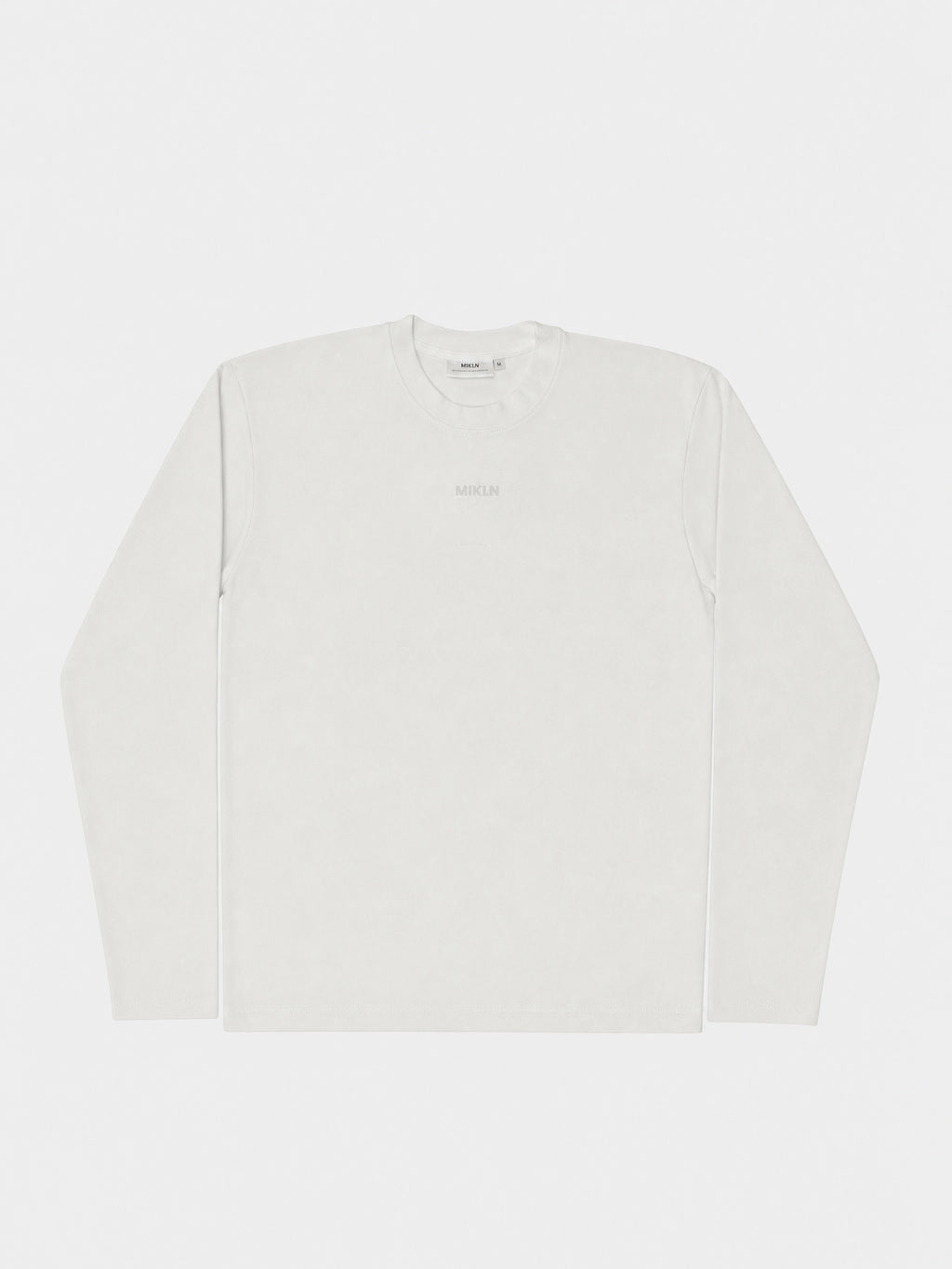 MIKLN T 03 off white long sleeve vooraanzicht met ton-sur-ton logo
